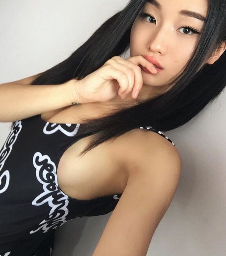 Bambei nude