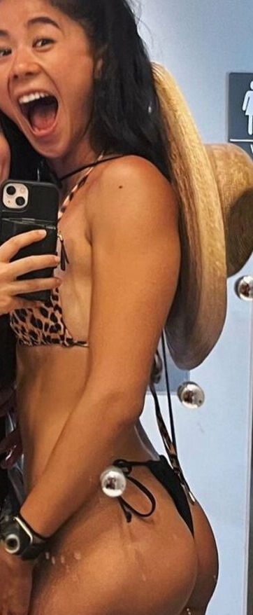 Leah Lewis nude