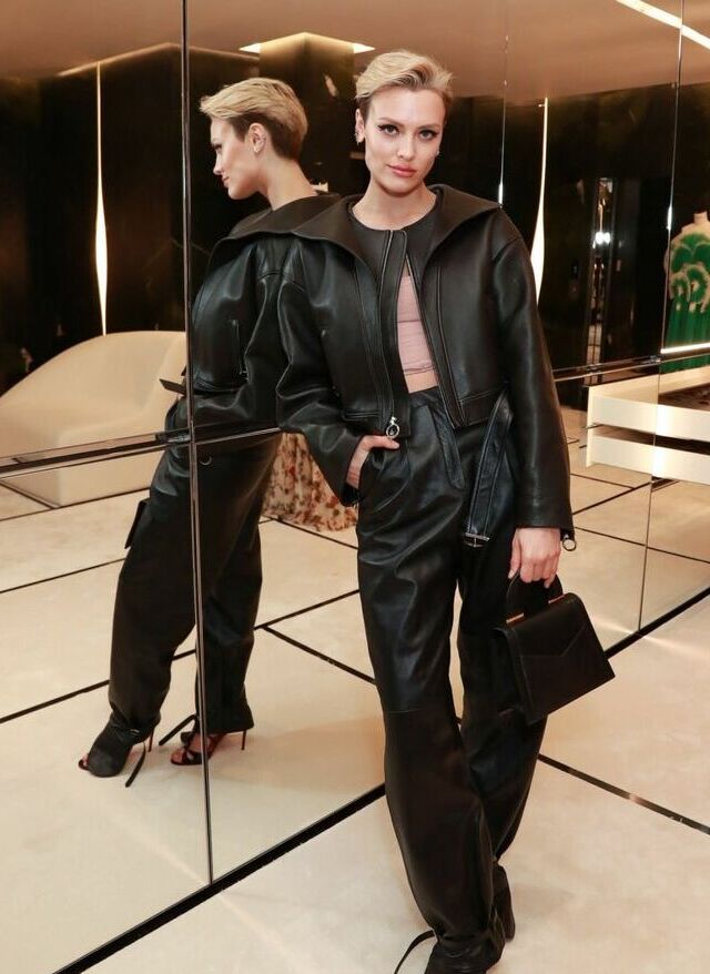 Wallis Day nude