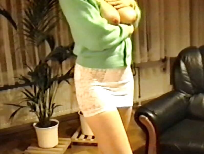 SAG - Very Short Tight White Lace Skirt