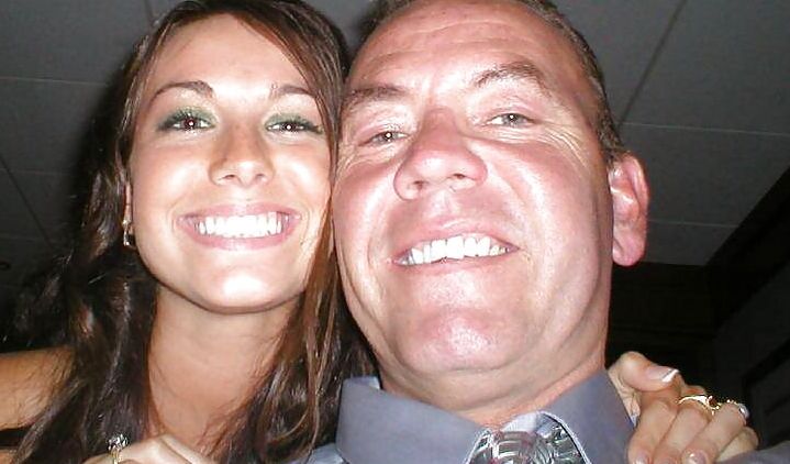 Brunette with beautiful smile sucks her BF