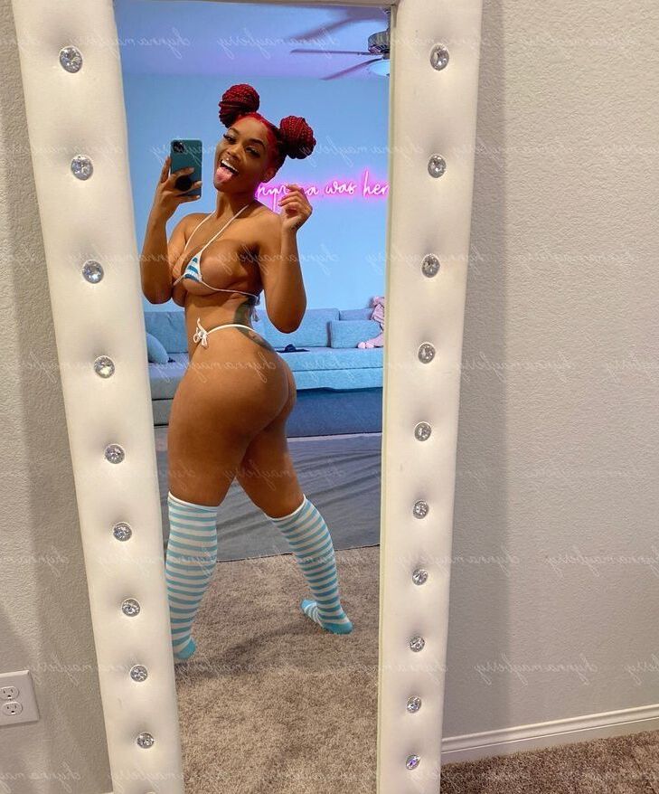 Mayberrychynna nude