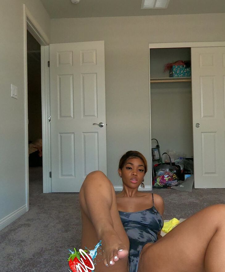 Mayberrychynna nude