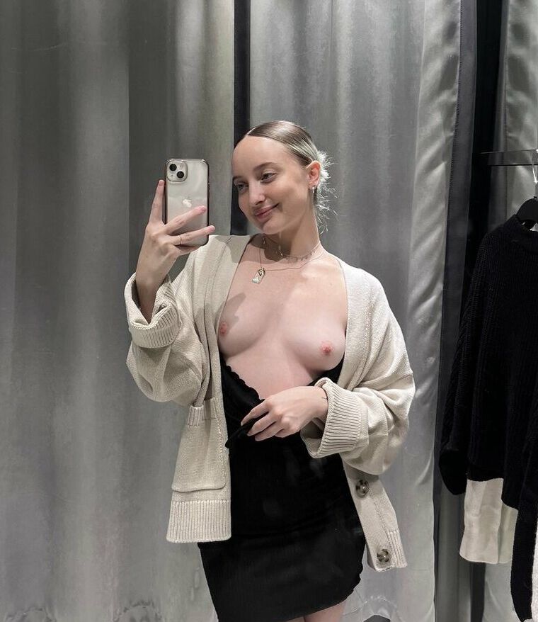 Sophie Carson nude