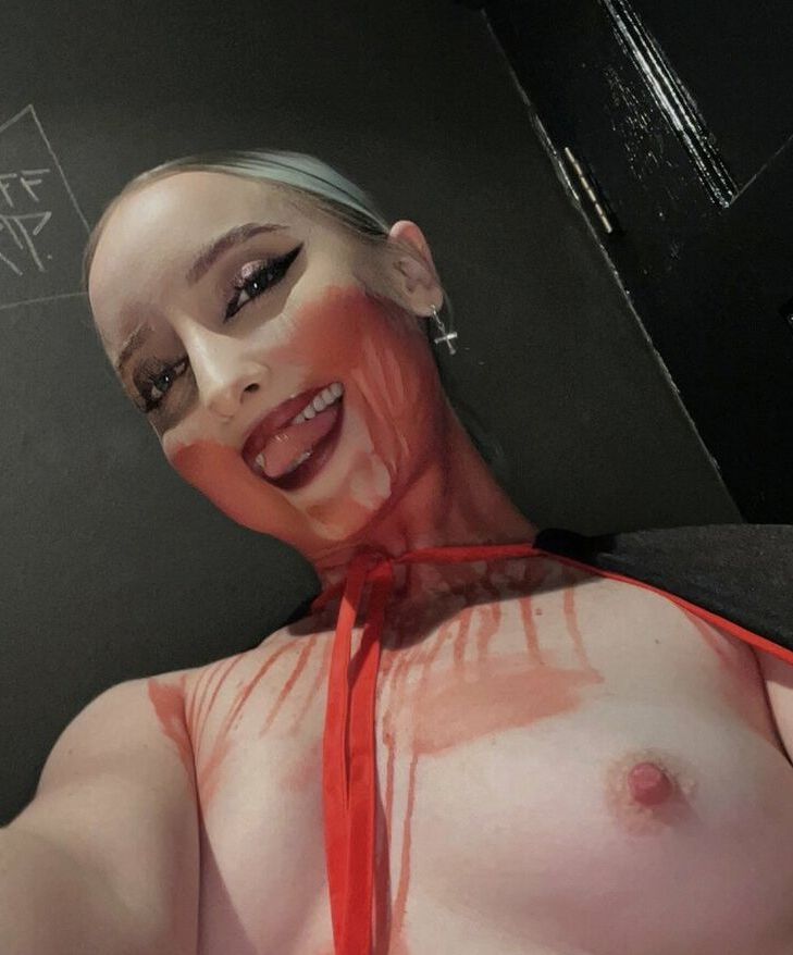 Sophie Carson nude