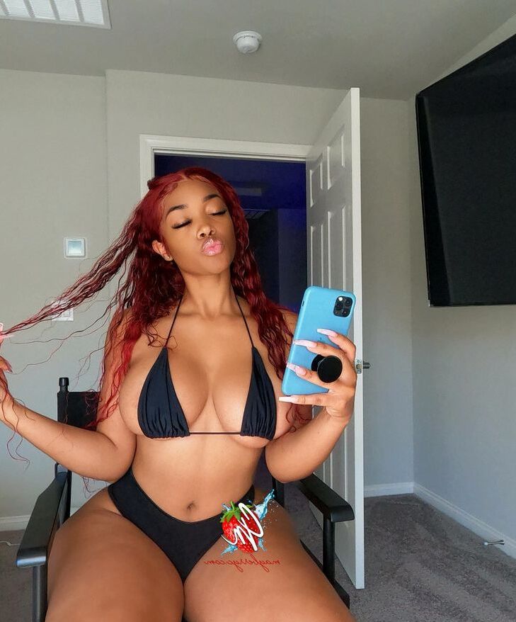 Mayberrychynna nude