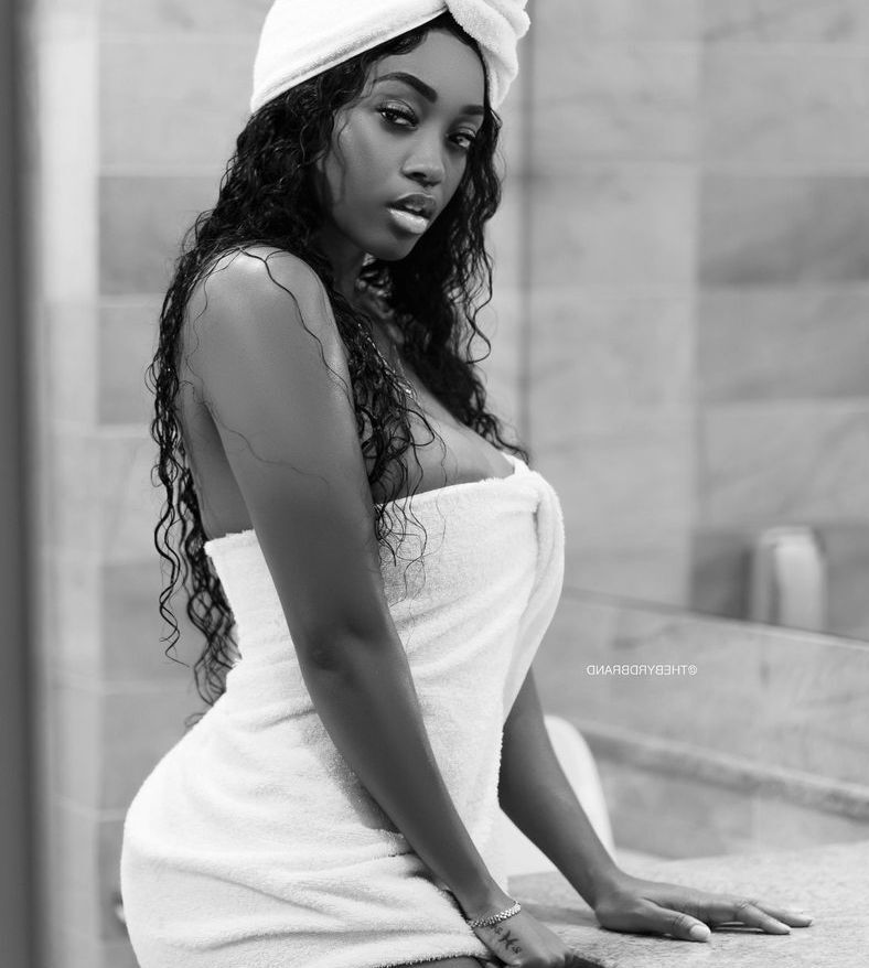 Mayberrychynna nude