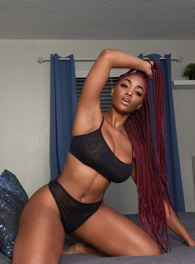 Mayberrychynna nude