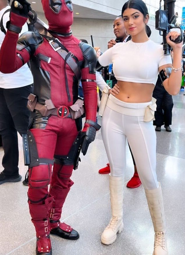 Kami Cosplayer nude