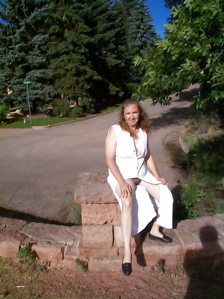 Hairy Pussy Exposed in Public Park