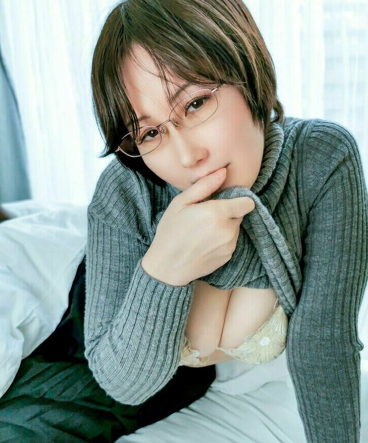 Moremore nude