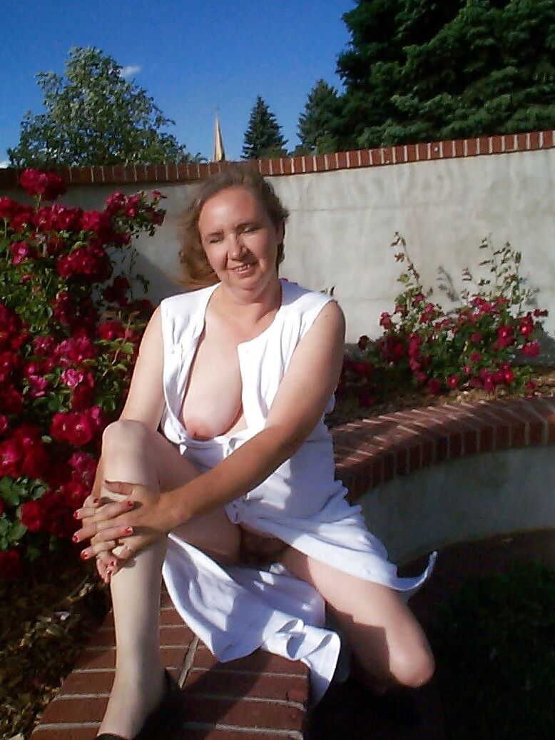 Hairy Pussy Exposed in Public Park