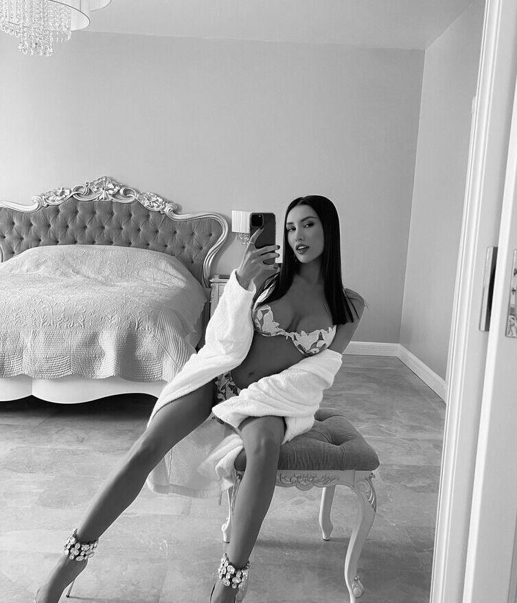 Santa Kitana nude