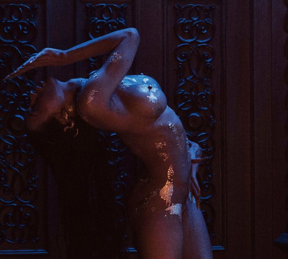 Santa Kitana nude