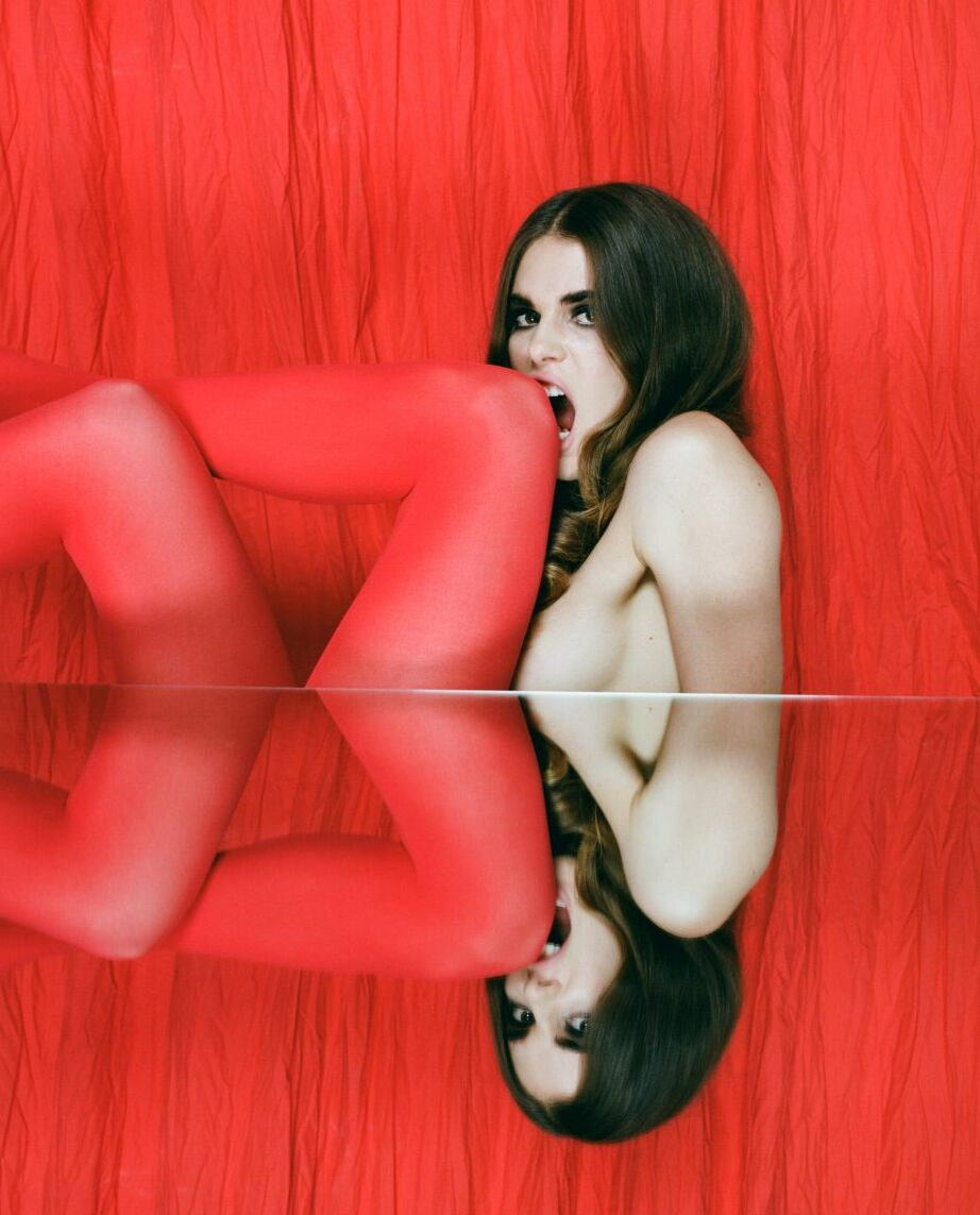 Zoi Mantzakanis Nude