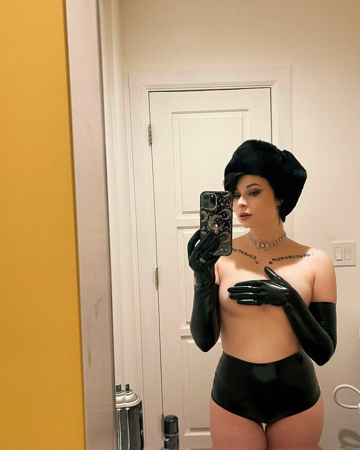 Harlihero nude