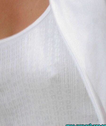 Paris Hilton showing pussy and some nice pokies to paparazzi