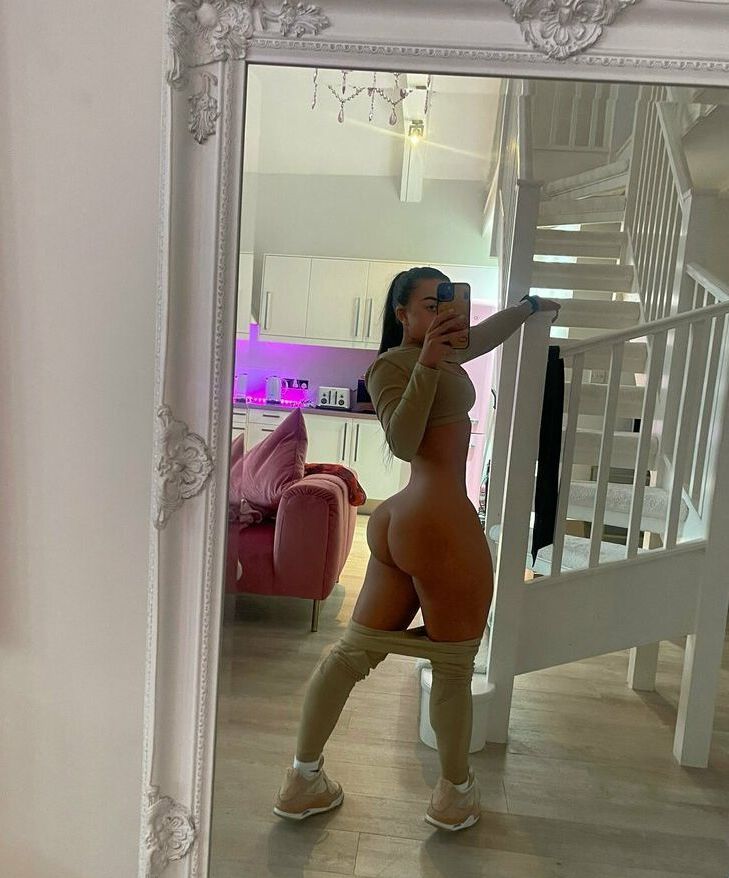 Kate Isobel nude