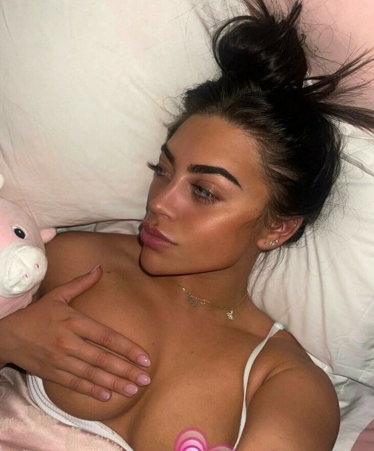 Kate Isobel nude