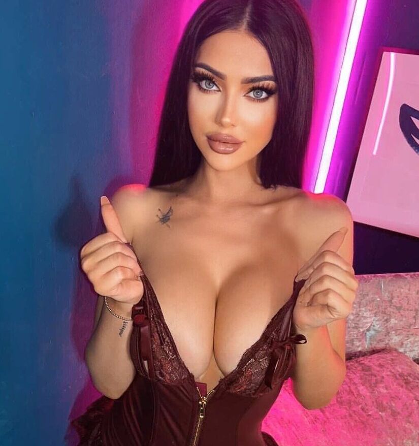 Kate Isobel nude
