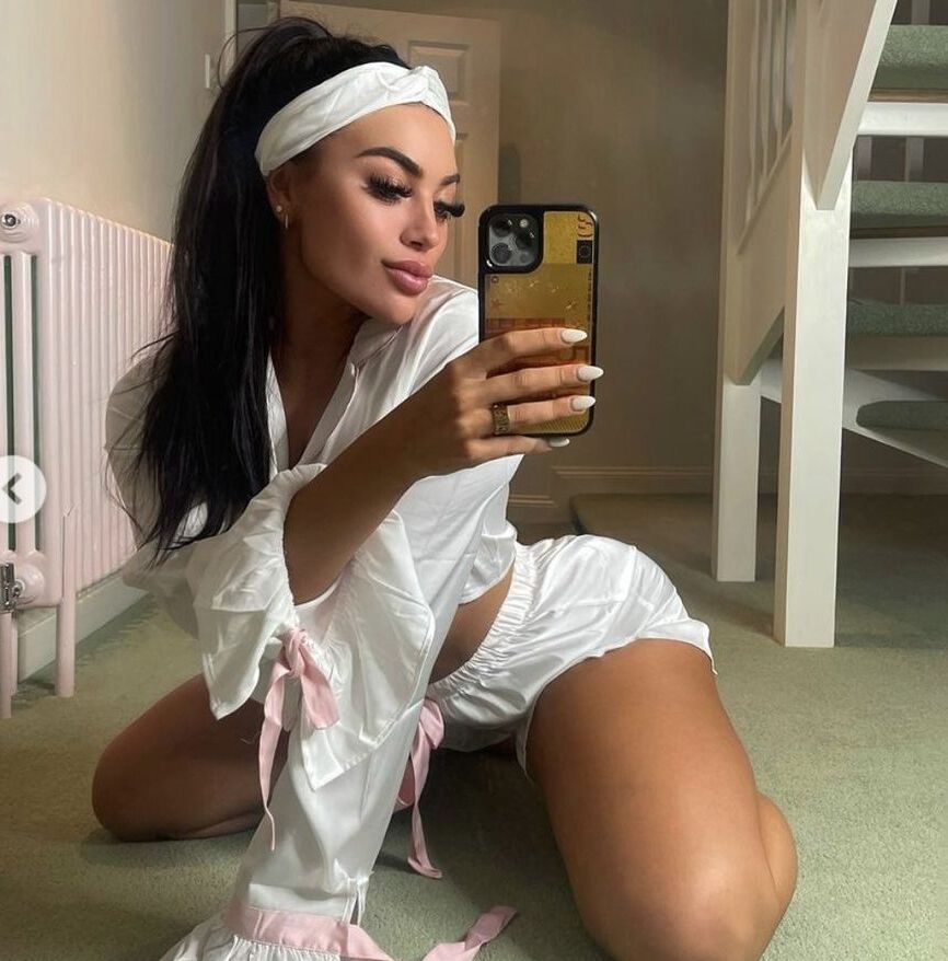 Kate Isobel nude