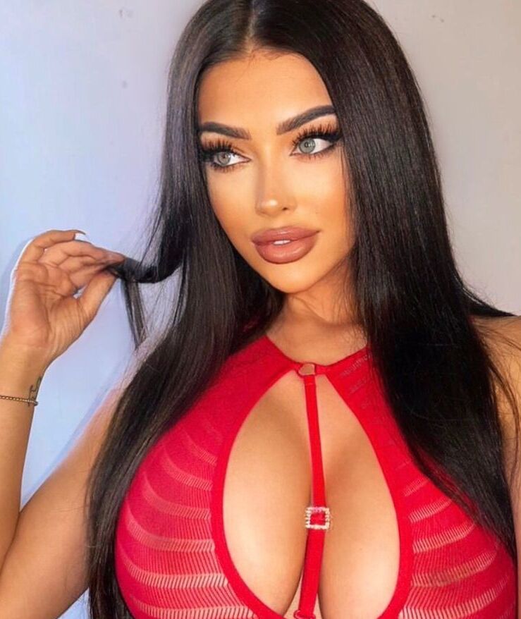 Kate Isobel nude