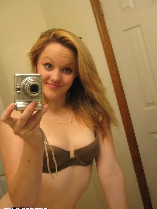 Compilation of a blonde babe stripping while camwhoring