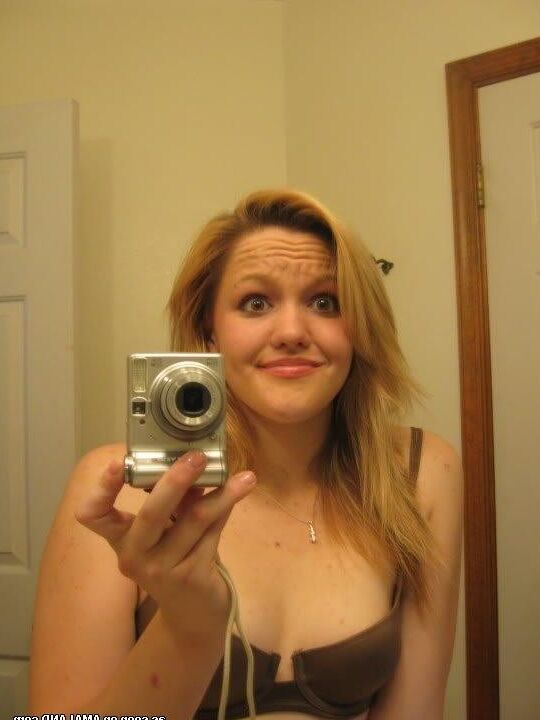 Compilation of a blonde babe stripping while camwhoring
