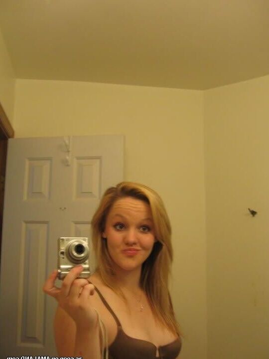 Compilation of a blonde babe stripping while camwhoring