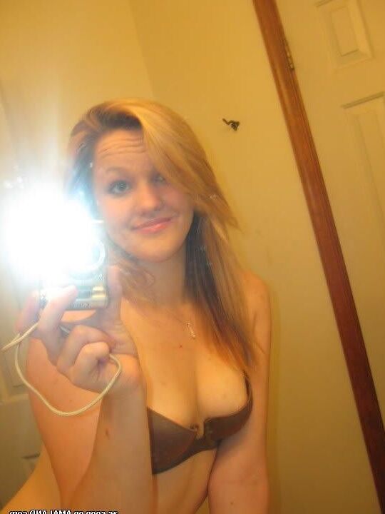 Compilation of a blonde babe stripping while camwhoring