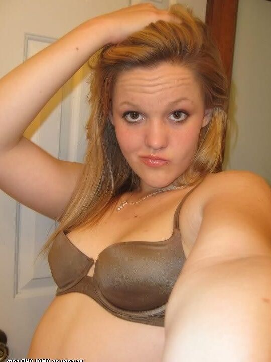 Compilation of a blonde babe stripping while camwhoring