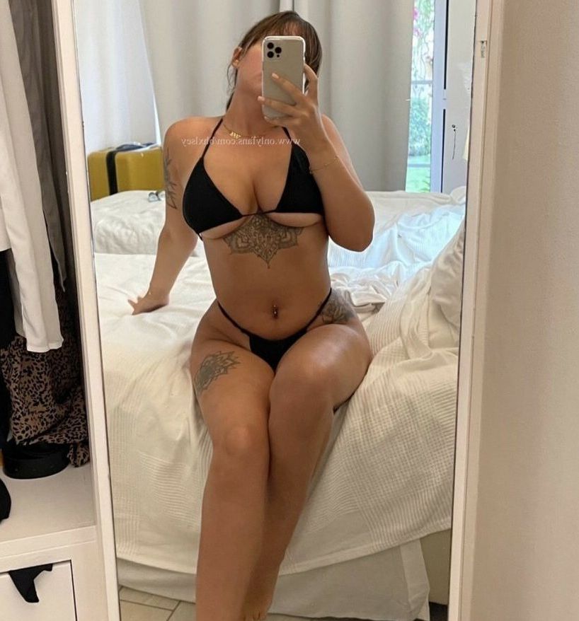Hxlsey nude