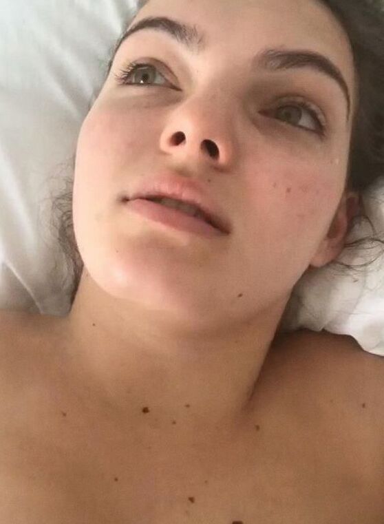 Camren Bicondova nude