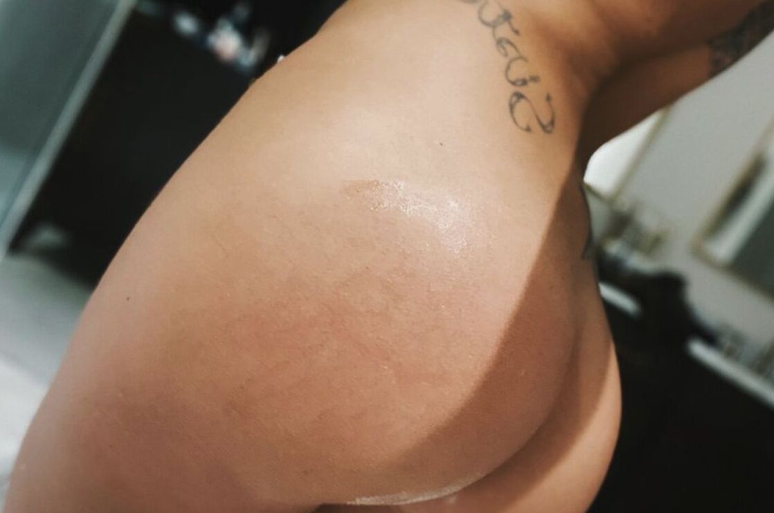 Zahra Schreiber nude