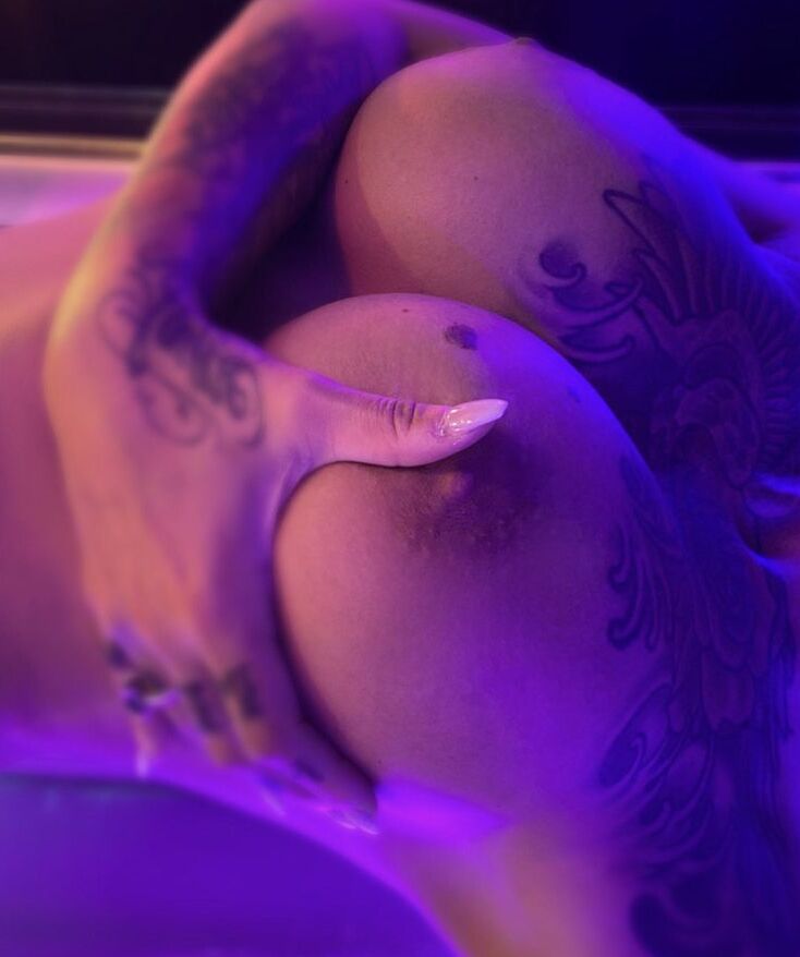 Zahra Schreiber nude