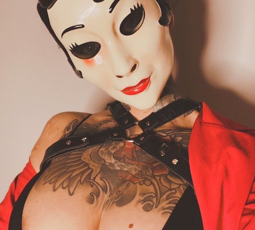Zahra Schreiber nude