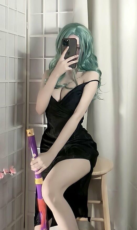 Lolaaasaur nude