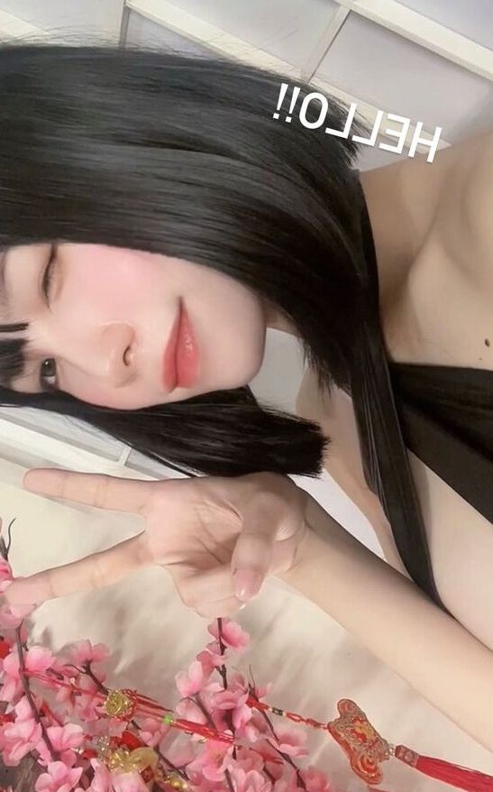 Lolaaasaur nude