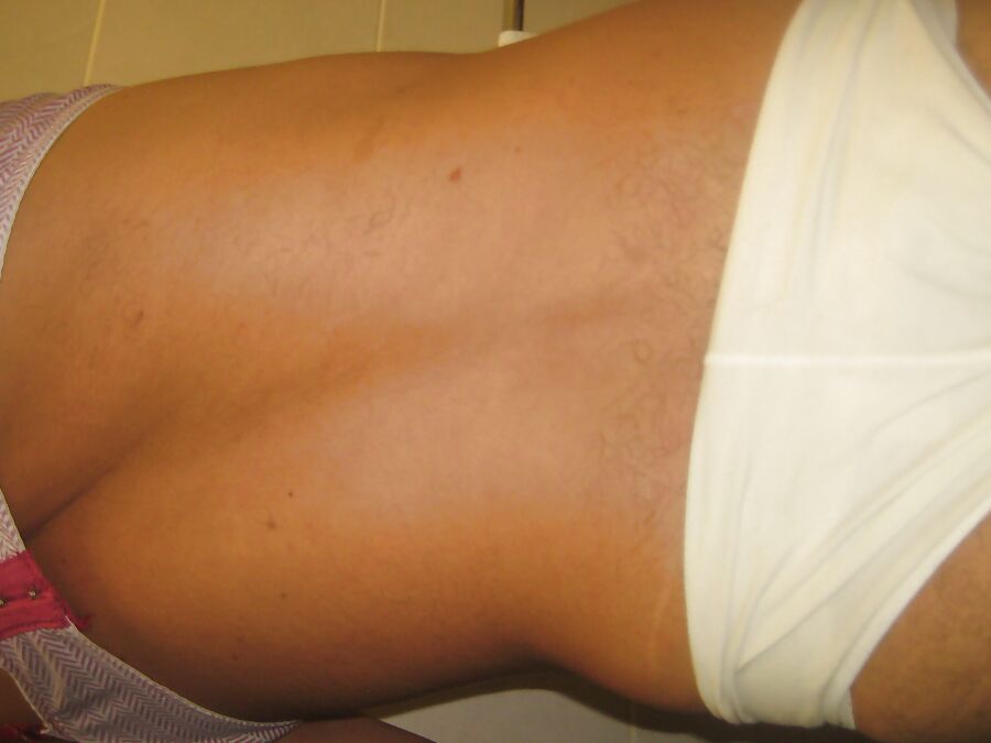 Los brassieres y pantys de mi vecina