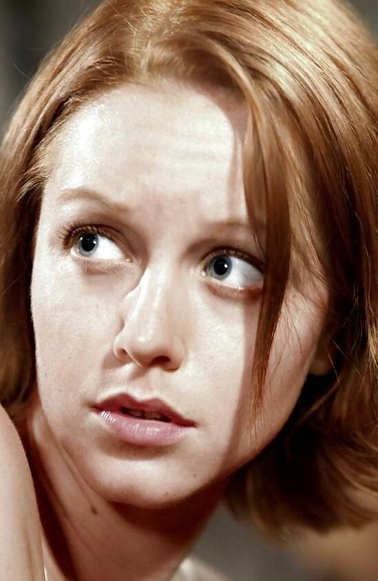 Celeb Cum Targets : Lindy Booth
