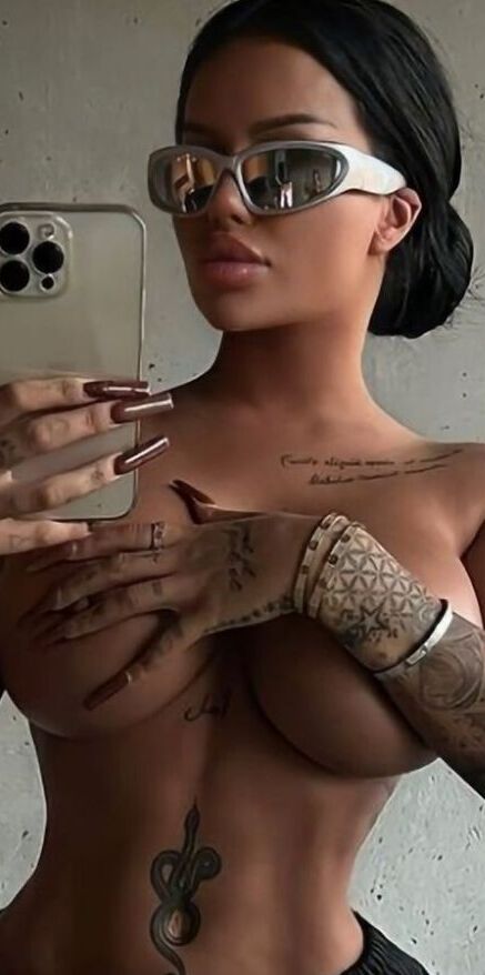 Enise Sude nude