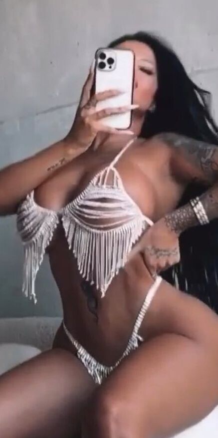 Enise Sude nude