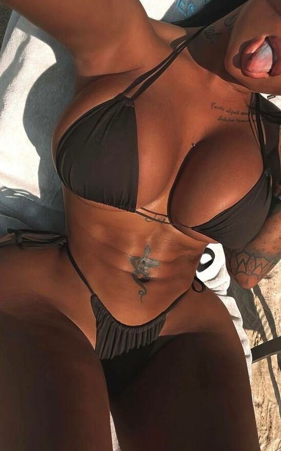 Enise Sude nude