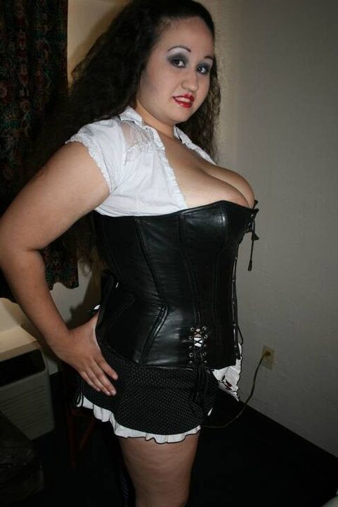 Big Tit Brunette Plumper Shows off Her Massive Tits