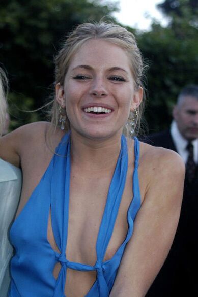 Celeb Sienna Miller exposing beautiful body