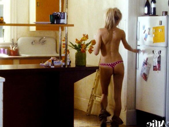 Celeb Sienna Miller exposing beautiful body