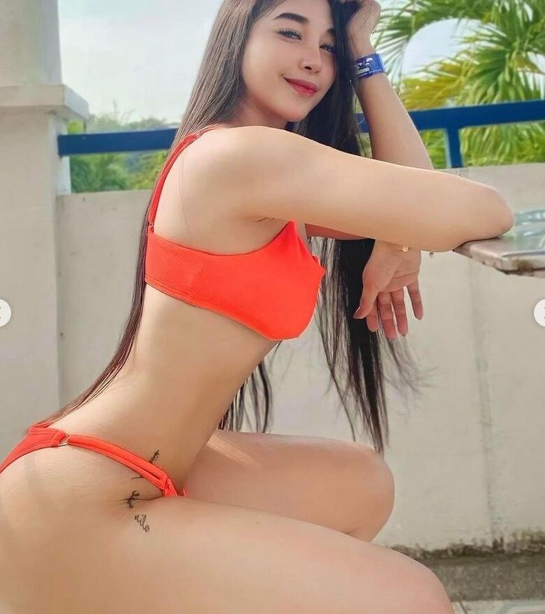 Carla Nipal nude