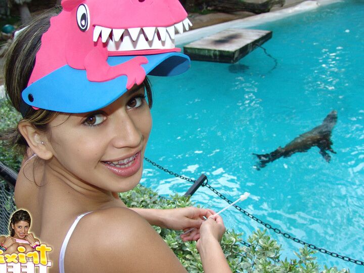 trixie went to the zoo and posed there naked