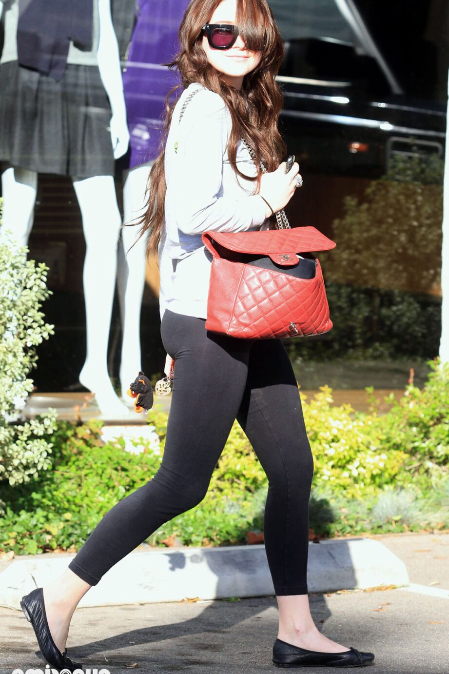 Alessandra Torresani showing cameltoe ass in tights outside Jenni Kayne Boutiqu