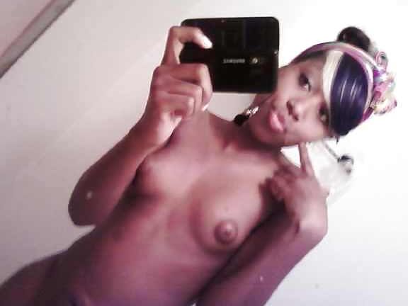 Nice Black amateur teens (Camastewr)